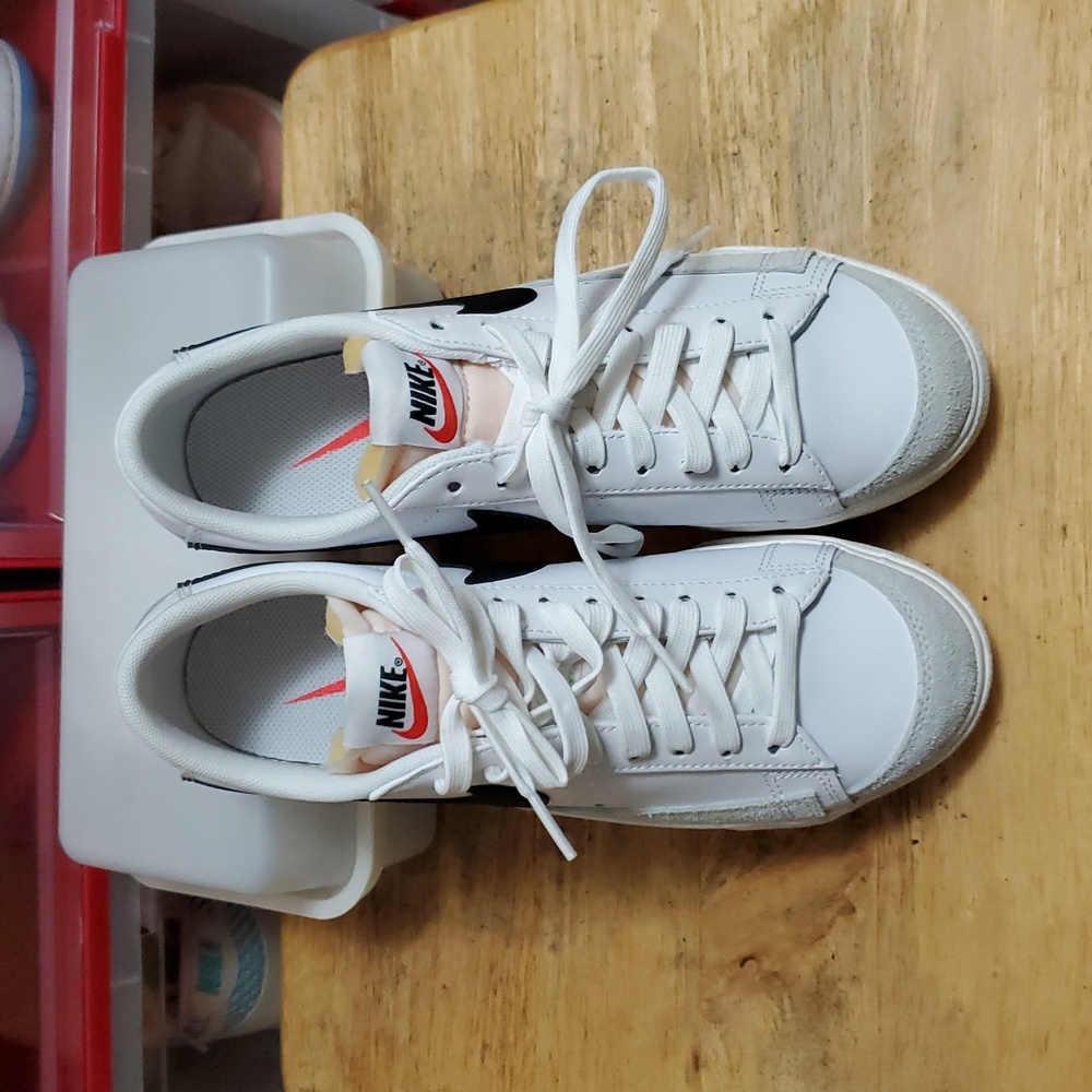 Nike White and Black Athletic Shoes - Picture 3 of 5